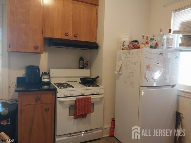 Photo - 97 Easton Ave Unidad 2