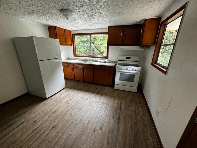 Photo - 106 Slater Ln