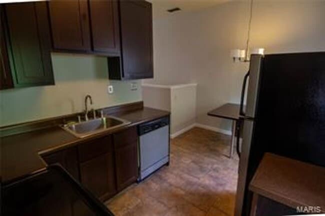 Photo - Cherokee 2214-2216 Unit Cherokee 2216 -2nd floor