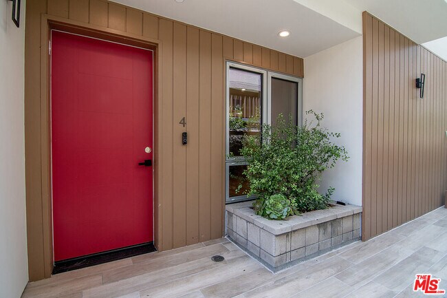 Photo - 1236 N Fairfax Ave Unit 4