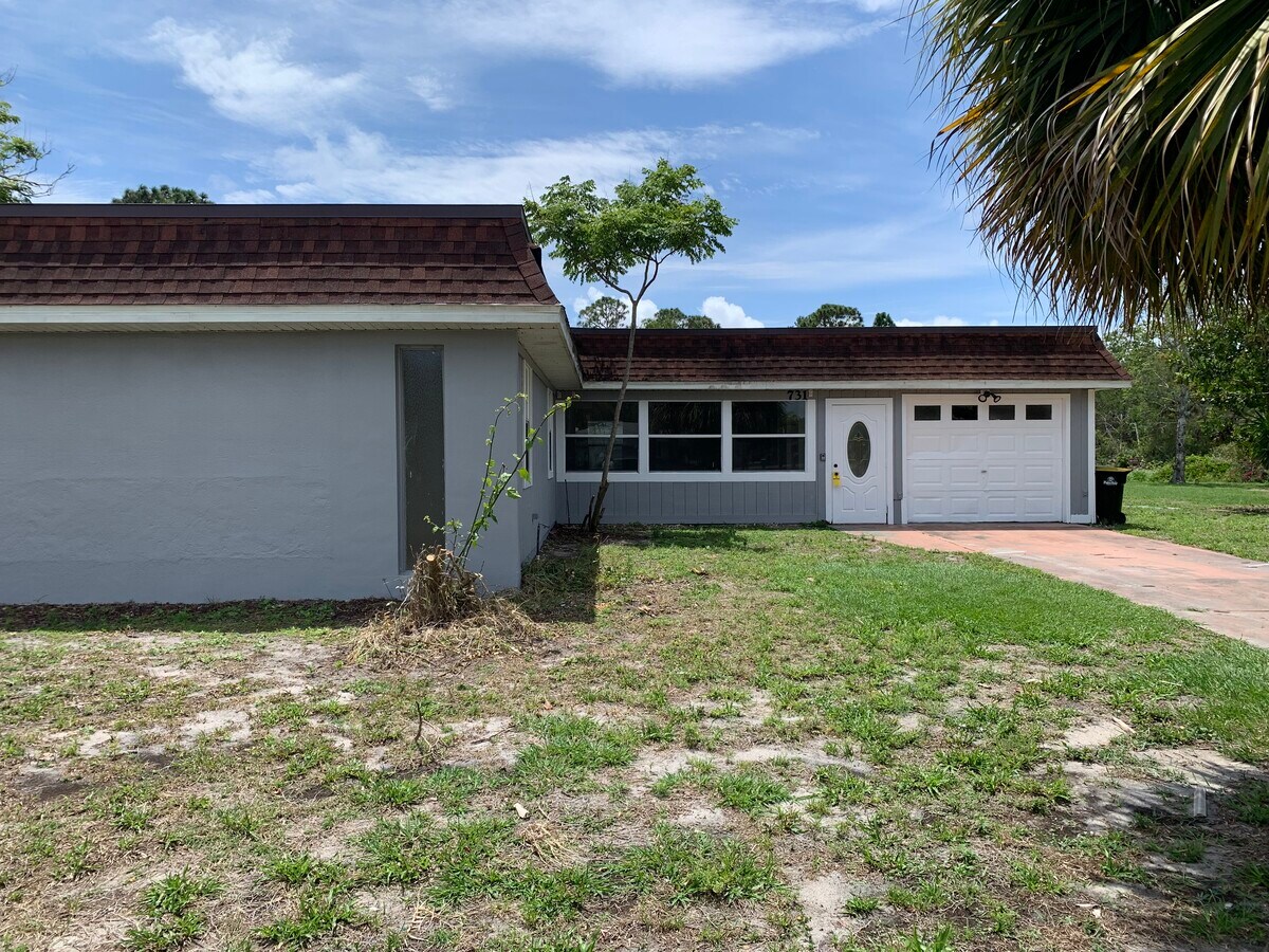 Photo - 731 Apollo Cir NE