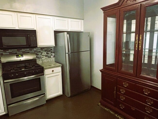 Photo - 2528 Bordeaux Ln