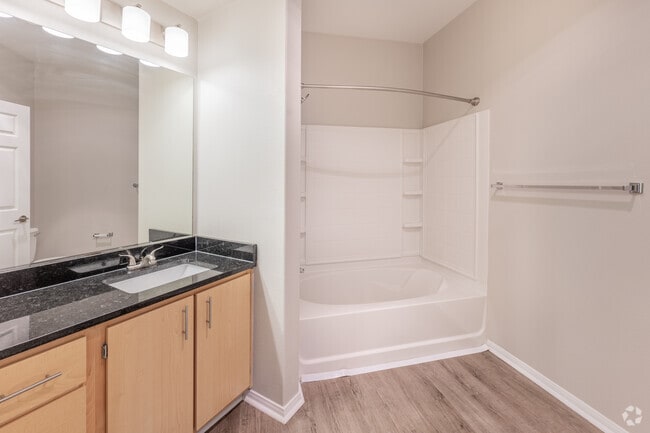 1BR, 1BA - 786SF