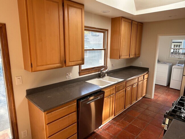 Photo - Charming Home For Rent -761 Nash Ave, Menlo Park- Great neighborhood!