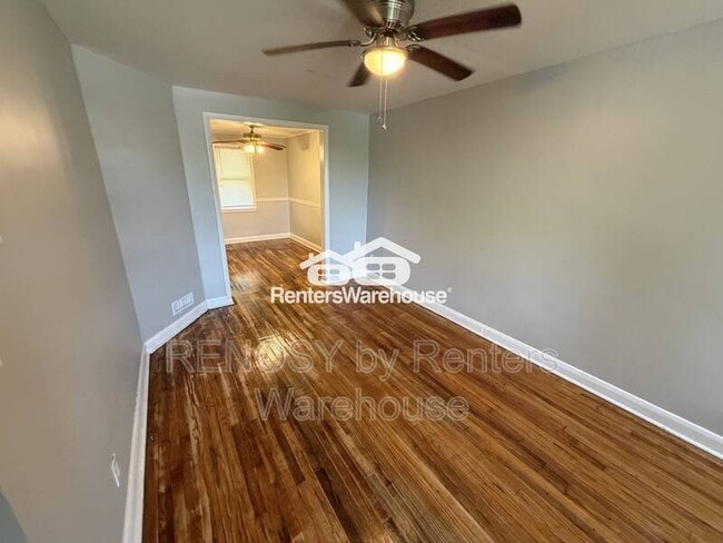 1038 Iris Ave