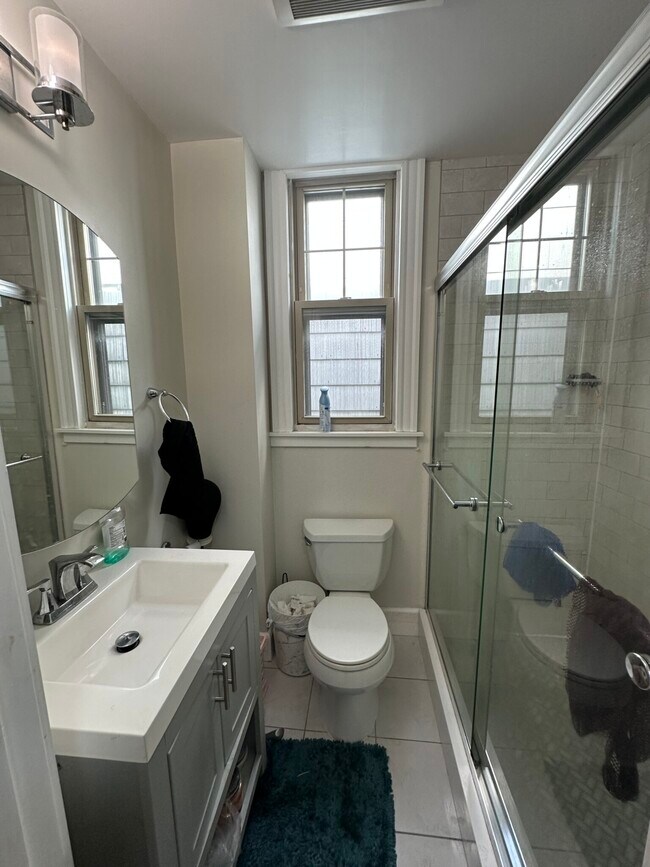 Photo - 205 Lexington St Unidad 2