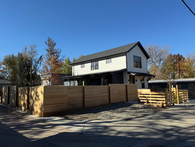 Photo - 3527 Clay St