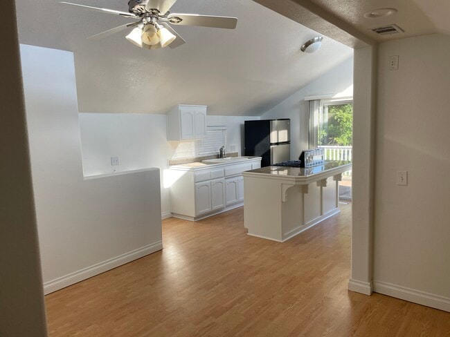 Building Photo - 522 Martita Plz Unit 520- LOFT - B