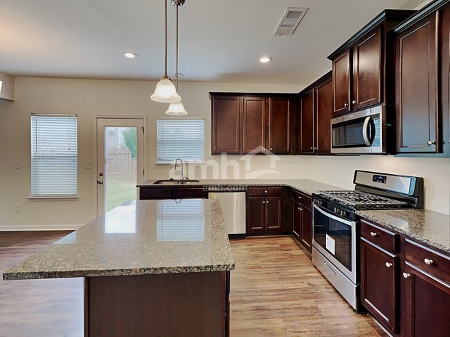 Photo - 1157 Paramount Dr