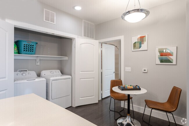 1BR, 1BA - 732SF Wheat - Dining Area - The Woodford on Mockingbird