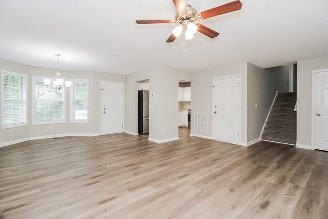 Photo - 435 Ivy Crest Dr