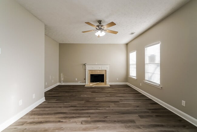 Photo - 210 Prescott Ct