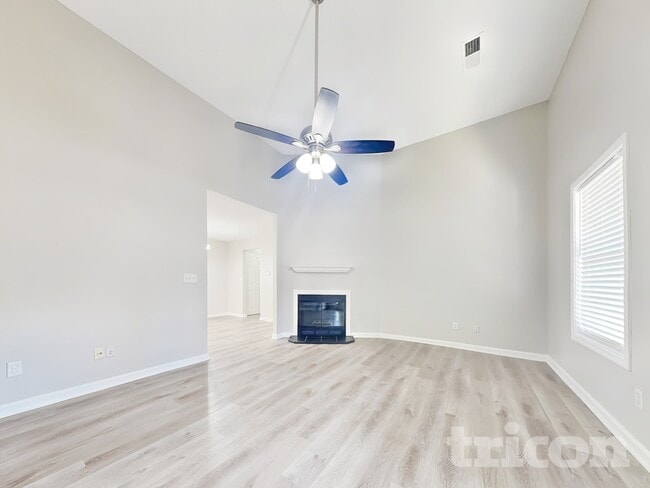 Photo - 374 Chesapeake Way