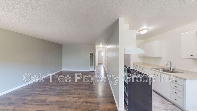 Photo - 5550 Central Ave