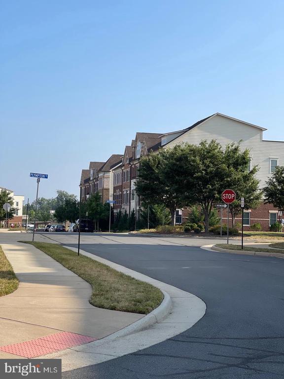 Photo - 44711 Plympton Square