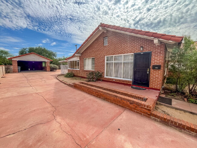 Photo - 1742 N Campbell Ave