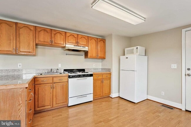 Photo - 249 S Chester St Unit 3
