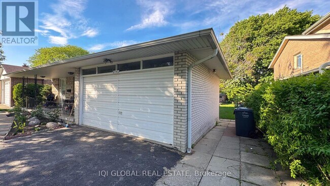 Photo - 2143 Linby St