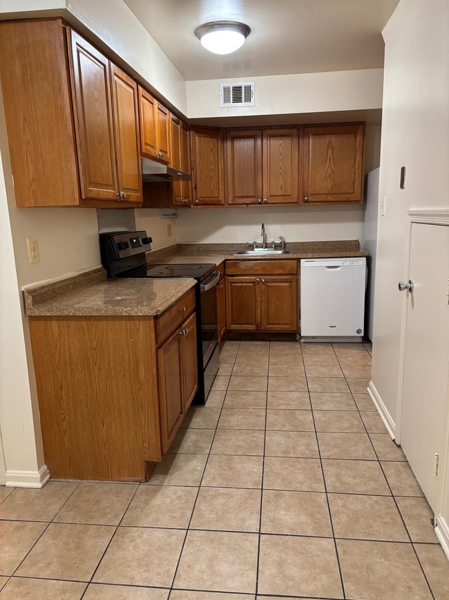 Photo - Charming Townhome in Prime Annandale Location