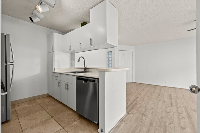 Photo - 91-284-284 Hanapouli Cir