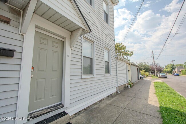 Photo - 1000 E Caldwell St Unit 3