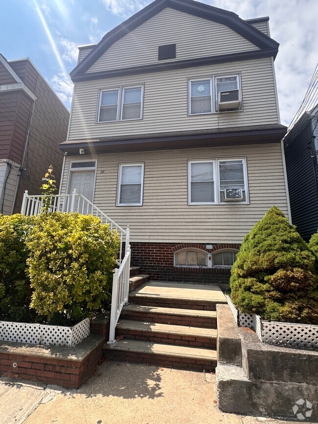 Building Photo - 32 E 47th St Unit 1F Rental