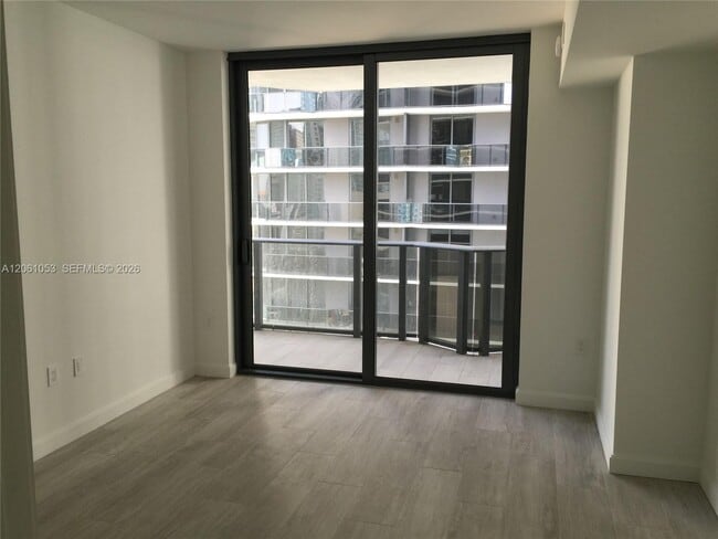 Photo - 45 SW 9th St Unidad 1607