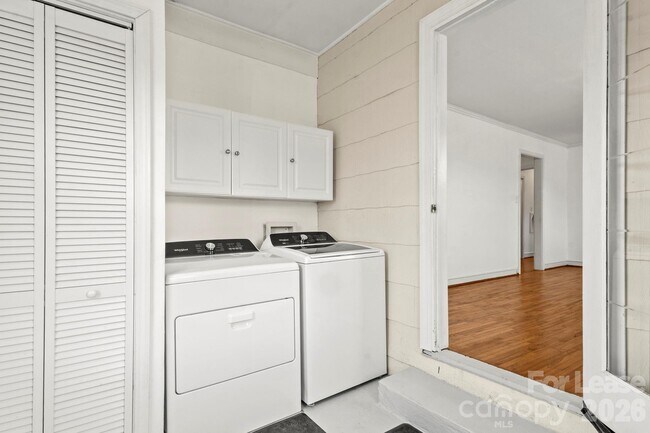 Photo - 337 Melbourne Ct