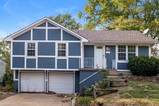 Building Photo - 902 Ridge Dr