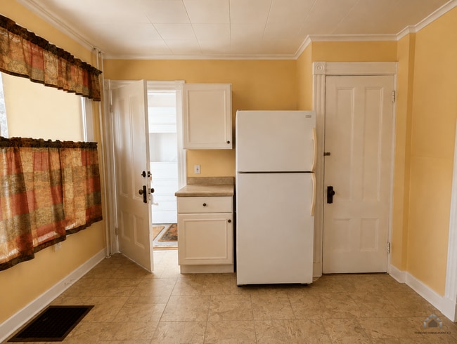 10 Middle St Unit 1