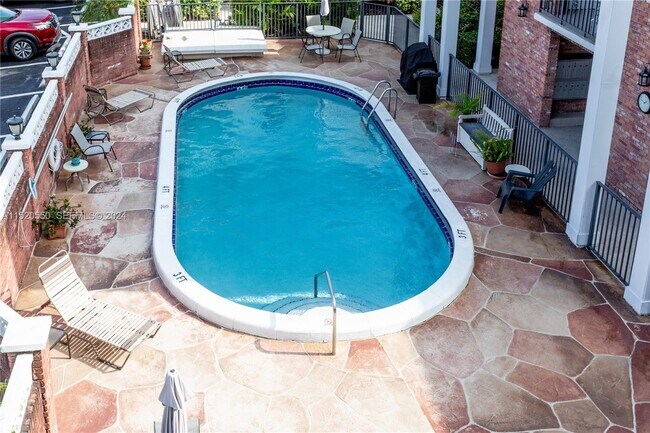 Photo - 2424 NE 9th St Unit 312