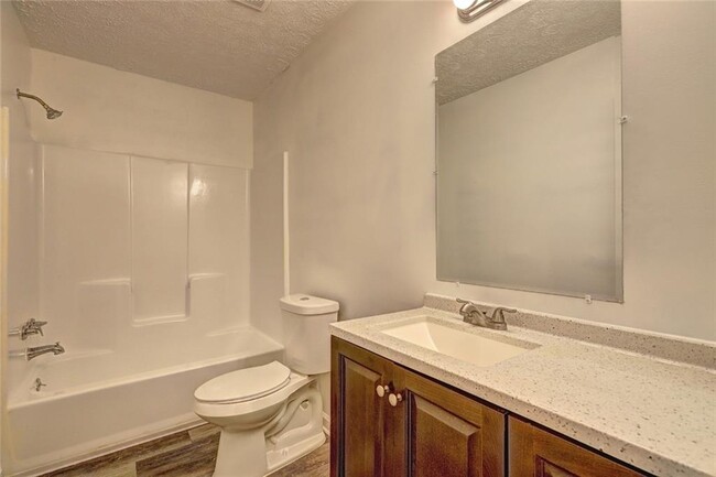 Photo - 4090 Knotty Oak Trail