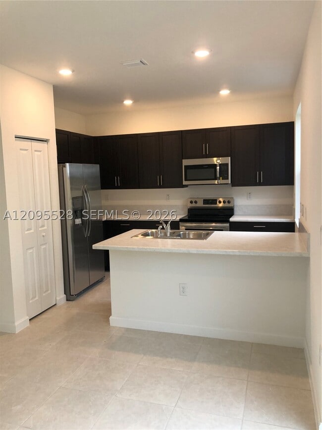 2610 SE 13th St