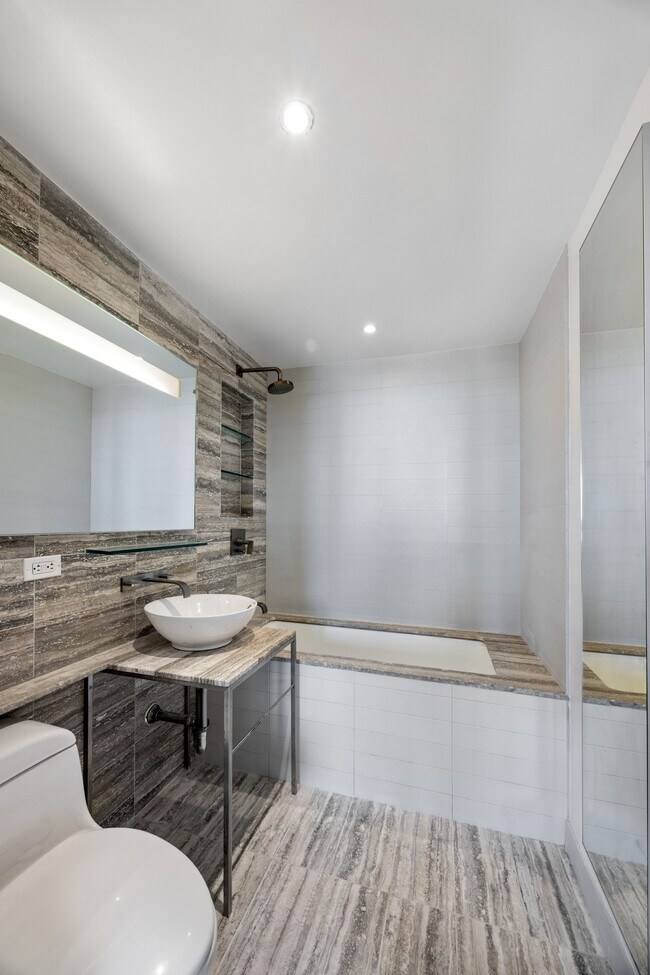 Photo - 322 W 57th St