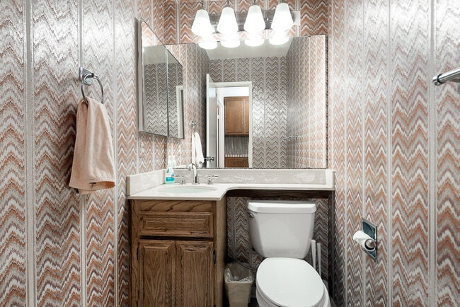 Photo - 465 El Rancho Vista N