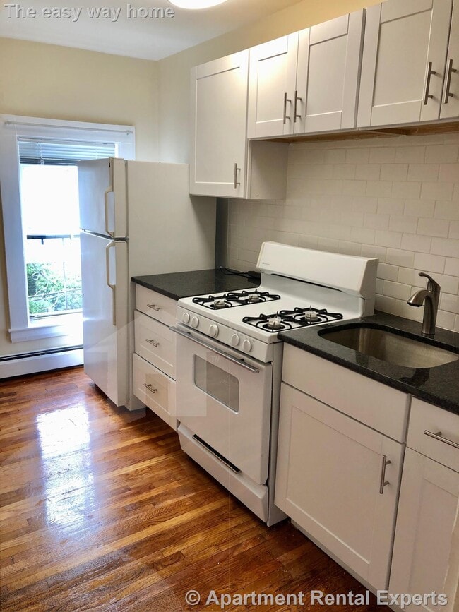 Photo - 33 Chester St Unit #3