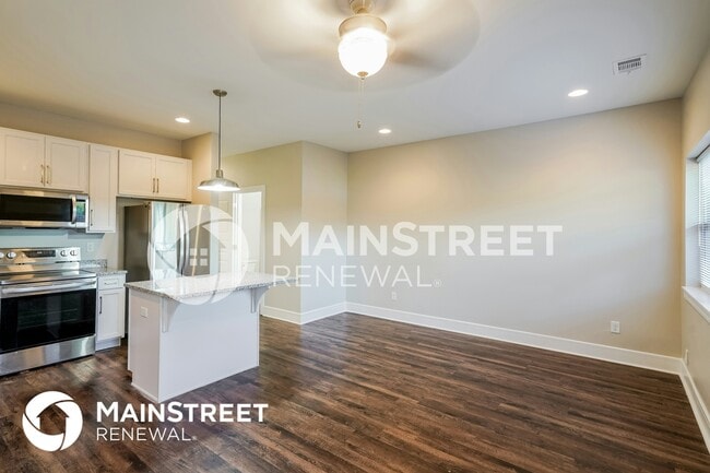 Photo - 122 Hartsville Ct