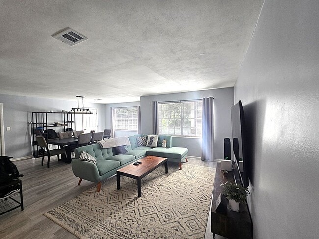 Photo - 3437 Lenczyk Dr W