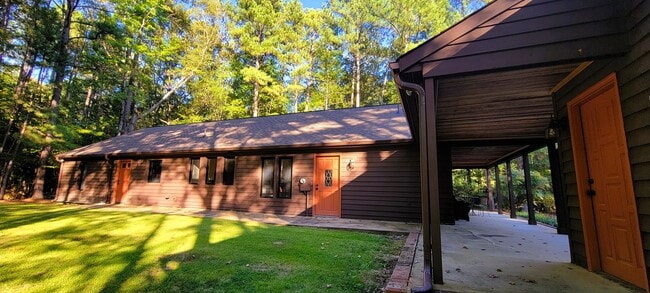 Photo - Remodeled secluded wooded oasis off of Qua...