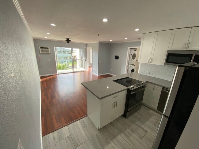 Kitchen looking into living room - 711 Wailepo Pl Unit 108