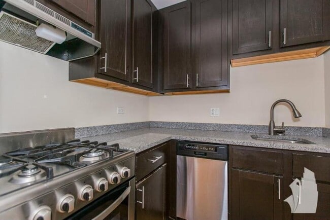 Building Photo - 1 bedroom in Chicago IL 60640 Unit 302 Rental