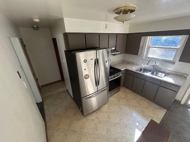 Photo - Arnold1313-1315 Unit 1315 Arnold St