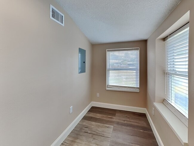 Photo - 1304 Williams Ave