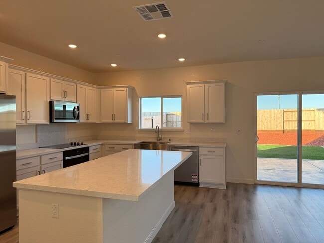 Photo - Spectacular New 5/3 Bath Available Now!