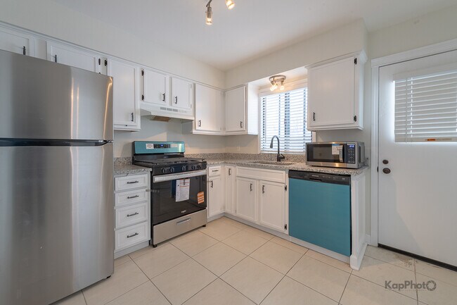 Photo - 102 N Waterford Dr