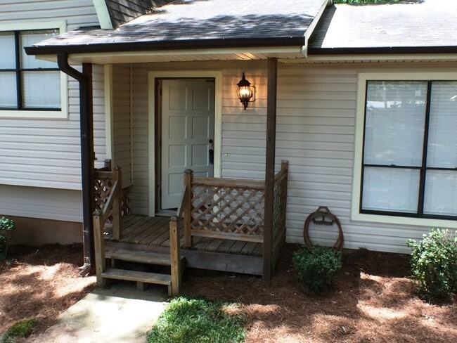 Photo - Kennesaw - 3 or 4BR - WALK to Big Shanty Park!