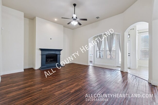 Photo - 1403 Zachary Ln