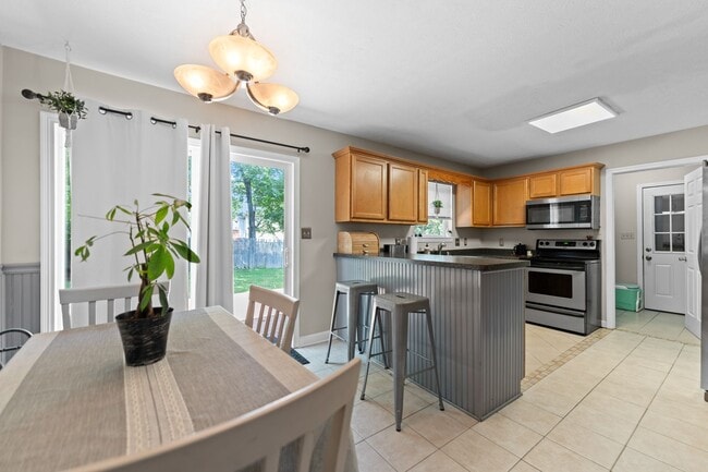 Photo - 8603 Raintree Cir