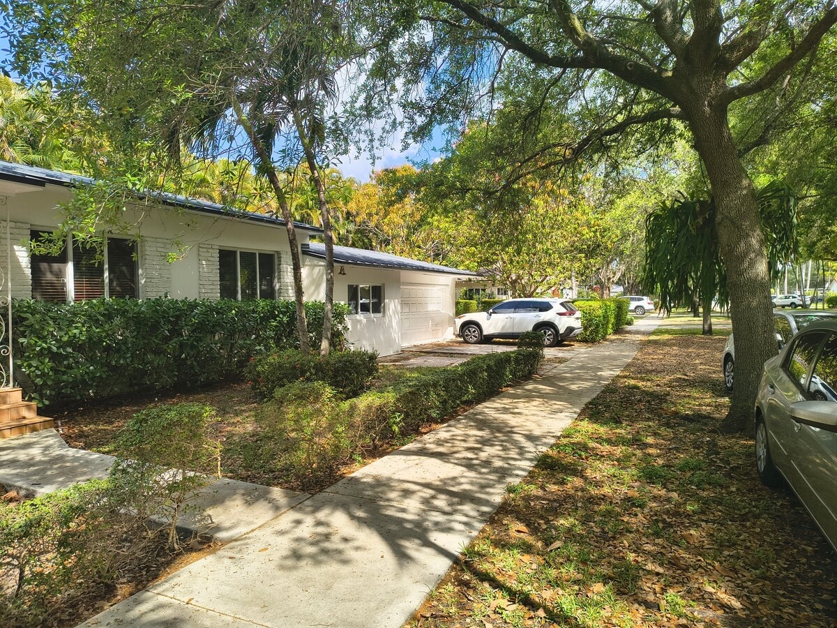 Photo - 789 Pinecrest Dr