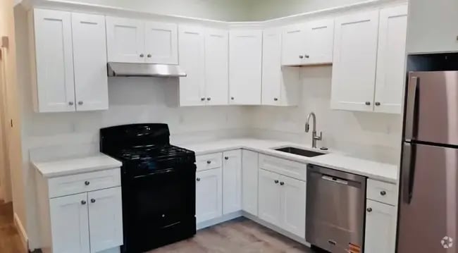 Building Photo - 823 Saratoga St Rental